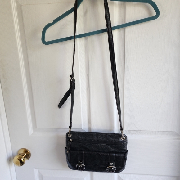 Naturalizer Black Crossbody Bag with Adjustable Strap and Classic Design - Picture 2 of 10